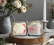 Load image into Gallery viewer, SWIRL FLOWER SOY CANDLE
